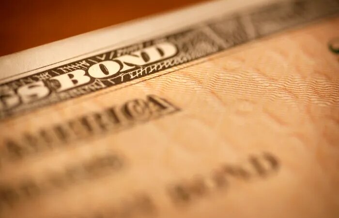 Dollar Rises as US-Iran Tensions Escalate, Driving Oil Prices Near 0 a Barrel Dollar Rises as US-Iran Tensions Escalate, Driving Oil Prices Near 0 a Barrel