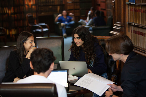 Oxford Royale Academy ร่วมมือกับ MIT นำการศึกษา AI สู่หลักสูตรโรงเรียนฤดูร้อน Oxford Royale Academy ร่วมมือกับ MIT นำการศึกษา AI สู่หลักสูตรโรงเรียนฤดูร้อน