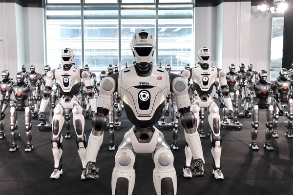 EngineAI เปิดตัวฐานการผลิตอัจฉริยะที่เซินเจิ้น เตรียมส่งมอบหุ่นยนต์ฮิวมานอยด์ T800 ผลิตเสร็จล็อตแรกสู่ตลาดในปริมาณมาก
